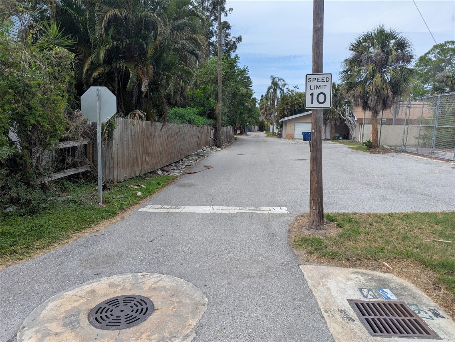 Image 5 of 16 For 7001 & 7011 Hibiscus Avenue S