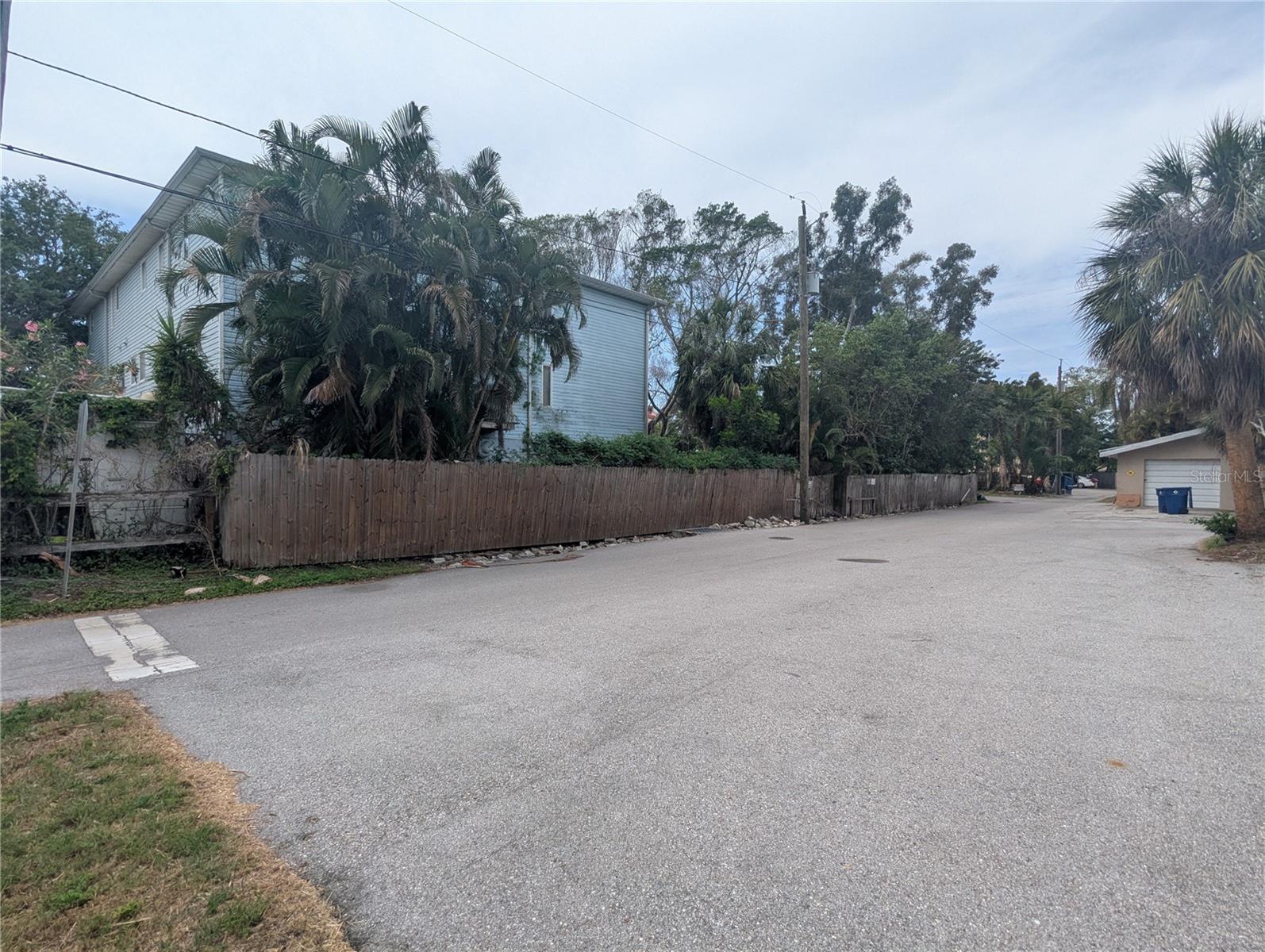 Image 6 of 16 For 7001 & 7011 Hibiscus Avenue S