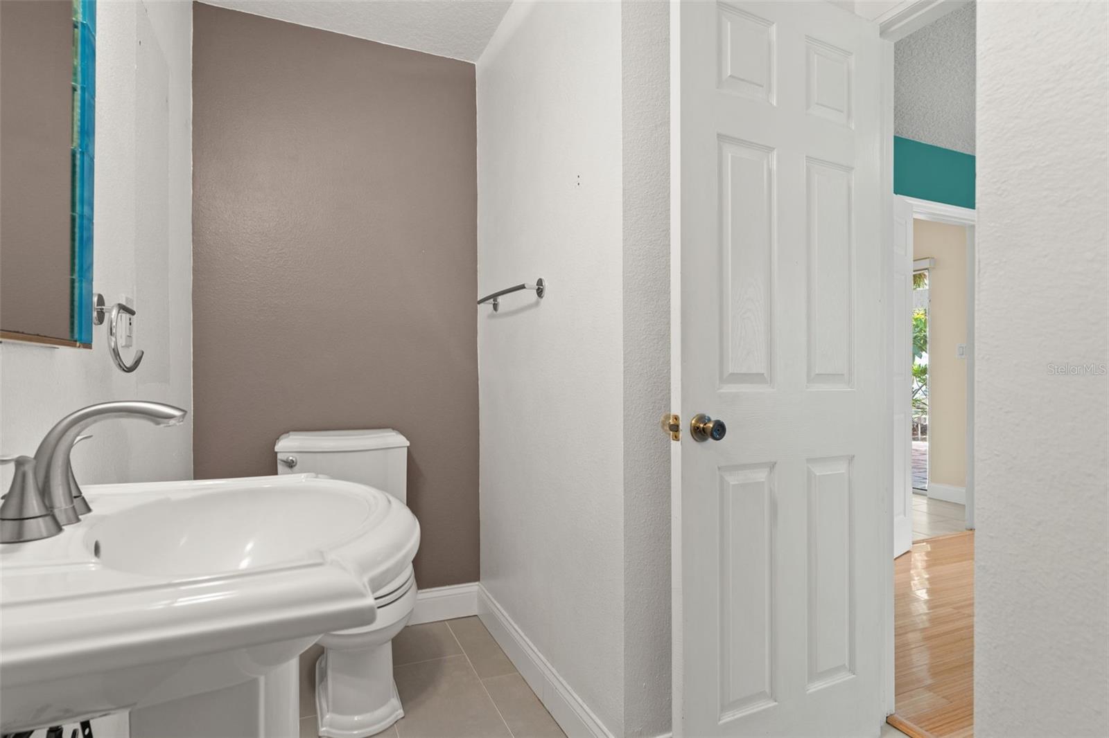 Image 11 of 19 For 2725 Myrtle Avenue