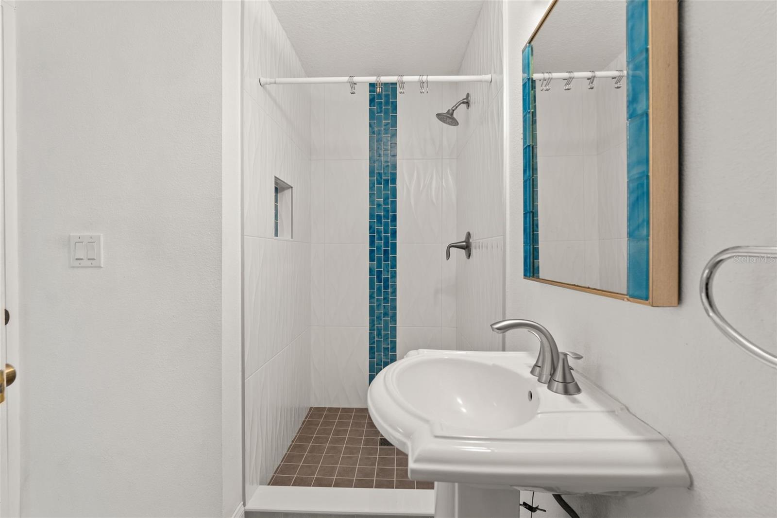 Image 12 of 19 For 2725 Myrtle Avenue