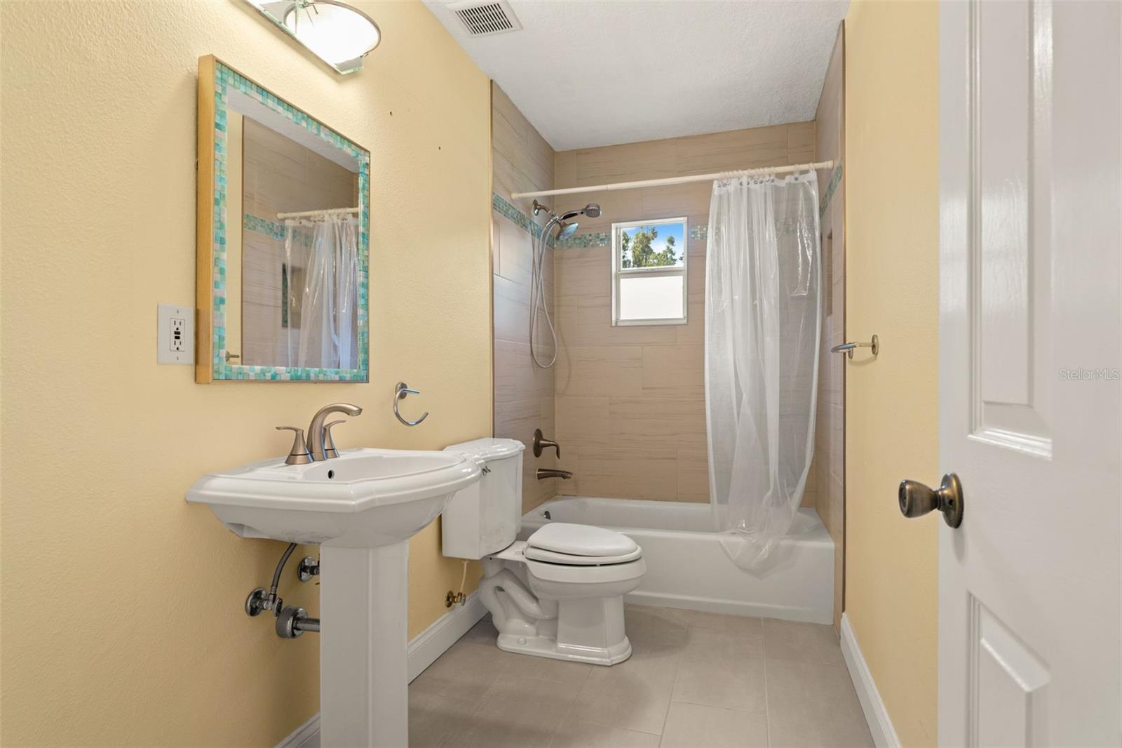 Image 15 of 19 For 2725 Myrtle Avenue