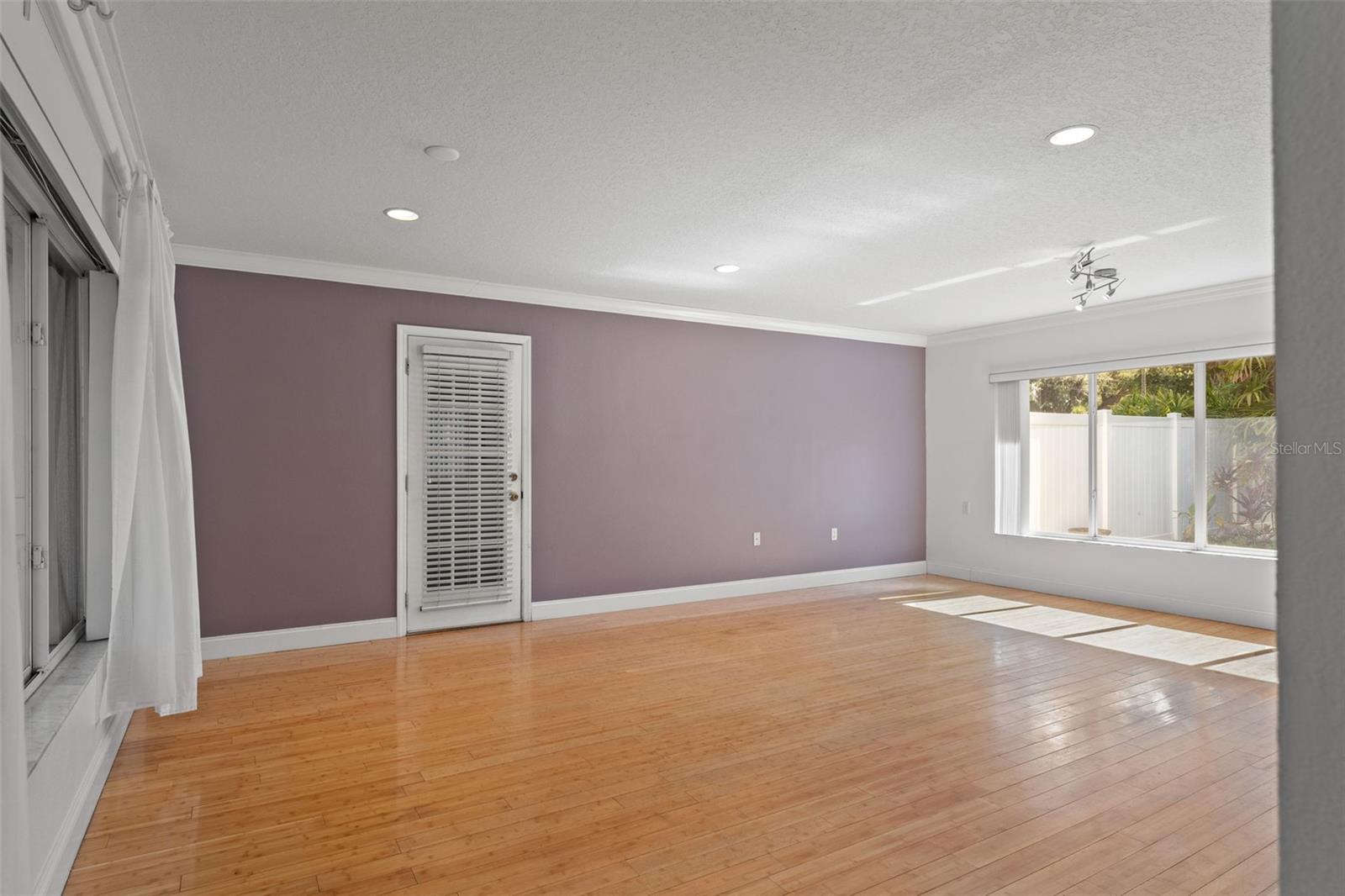 Image 4 of 19 For 2725 Myrtle Avenue