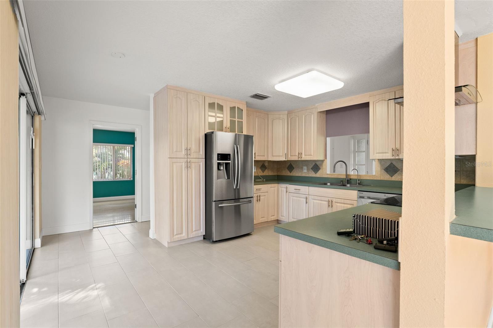 Image 7 of 19 For 2725 Myrtle Avenue