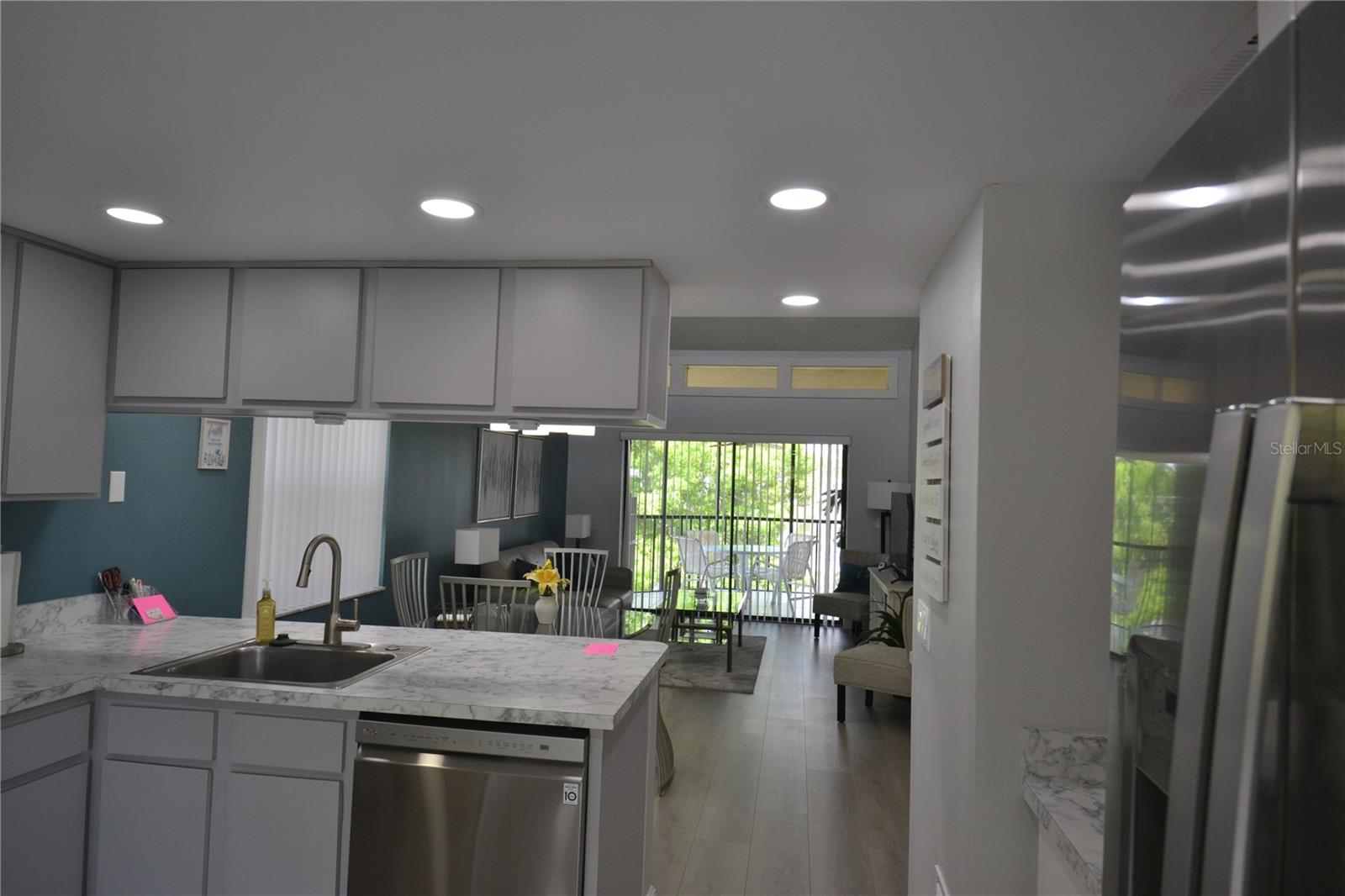 Image 12 of 43 For 284 Woodlake Wynde