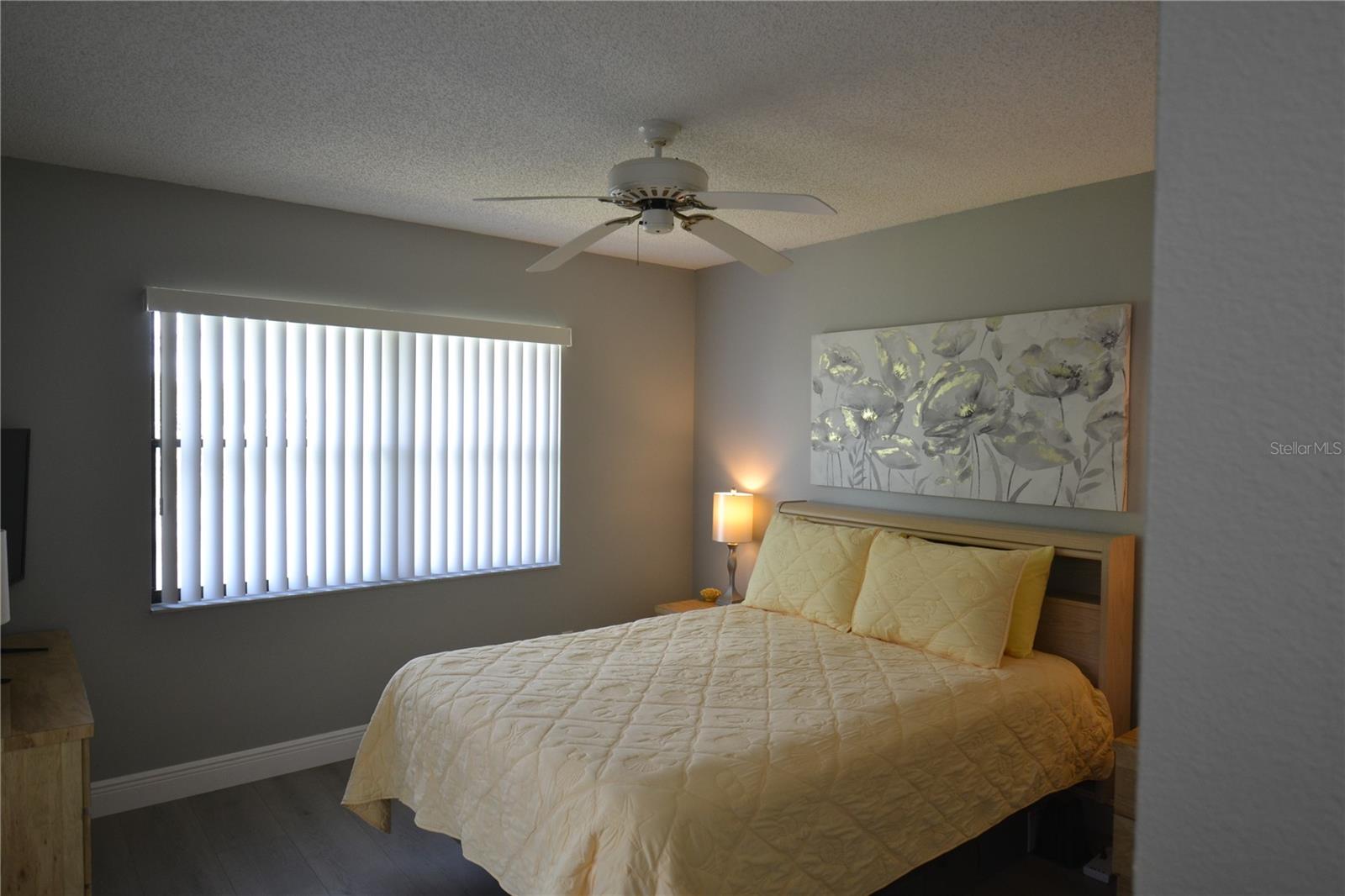 Image 27 of 43 For 284 Woodlake Wynde