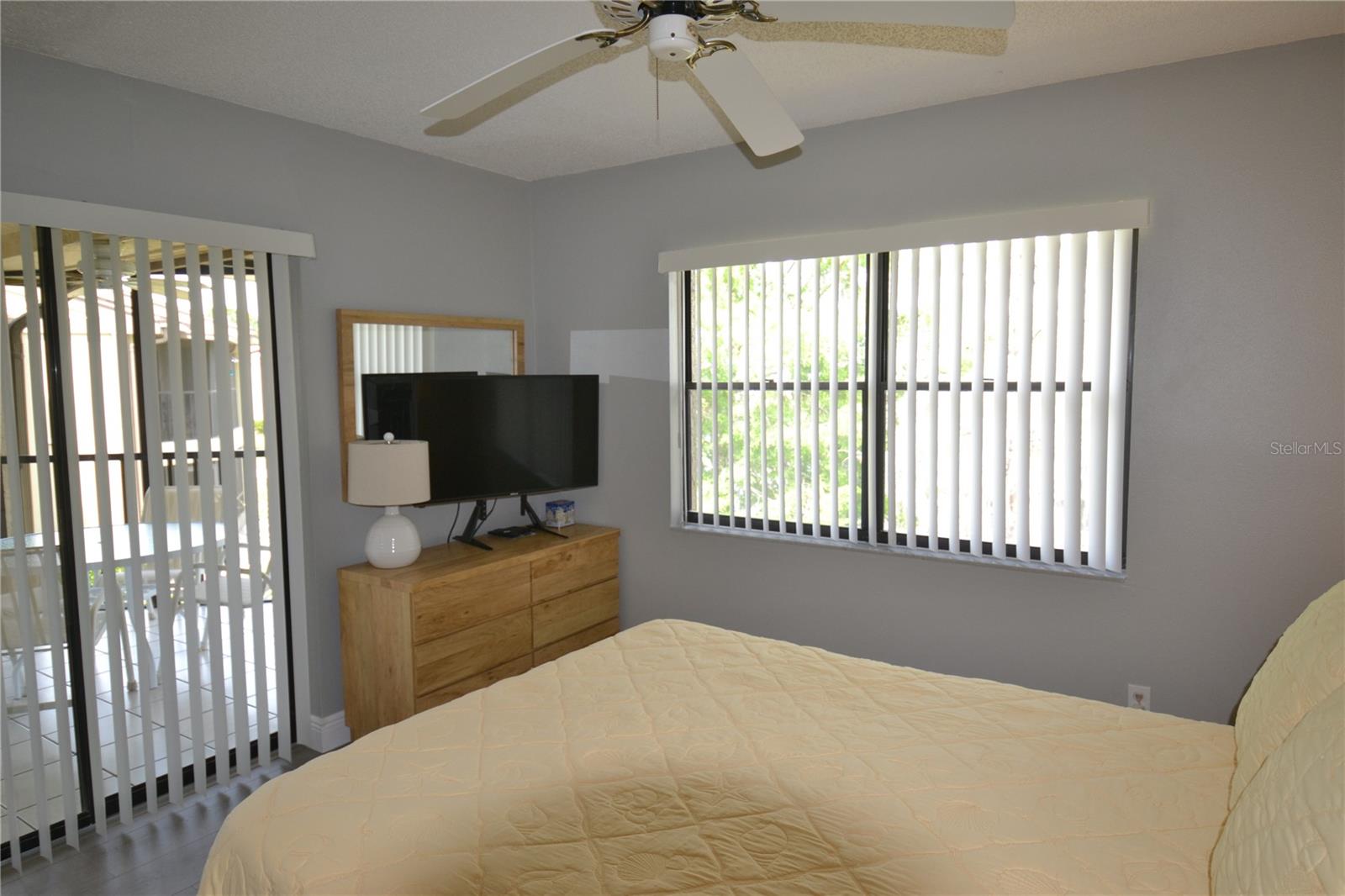 Image 28 of 43 For 284 Woodlake Wynde