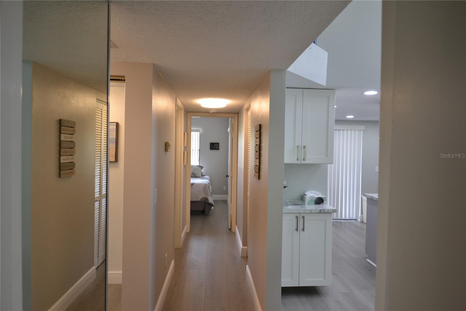 Image 33 of 43 For 284 Woodlake Wynde