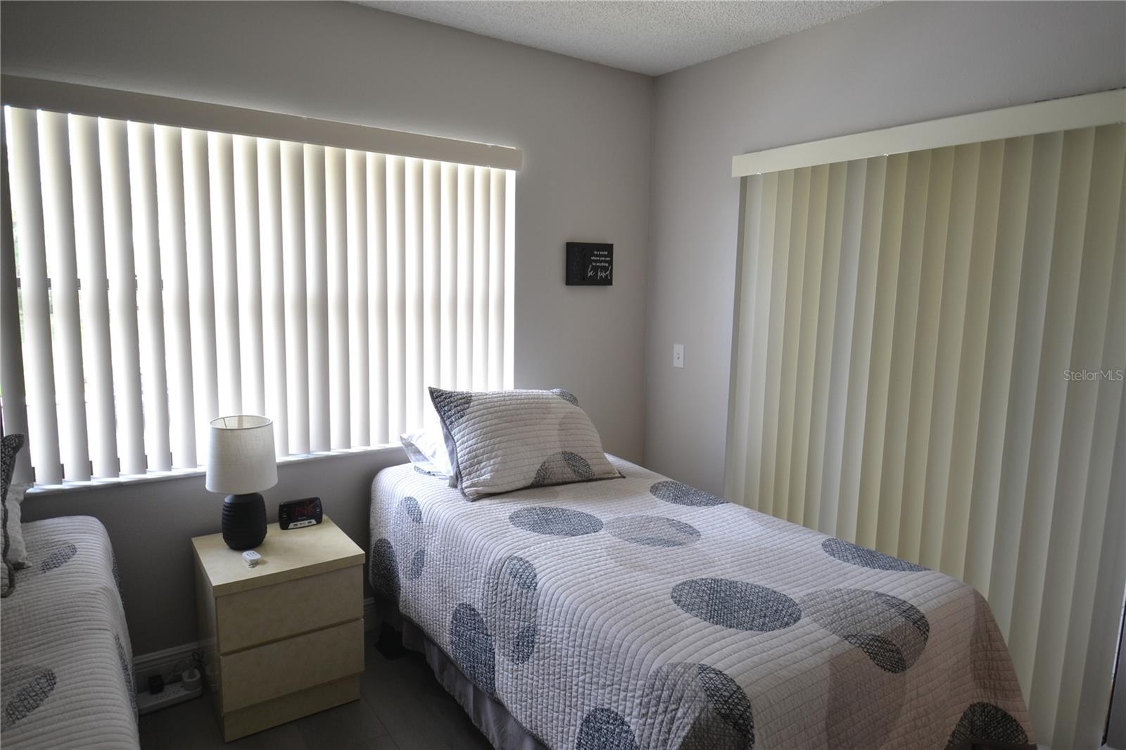 Image 38 of 43 For 284 Woodlake Wynde