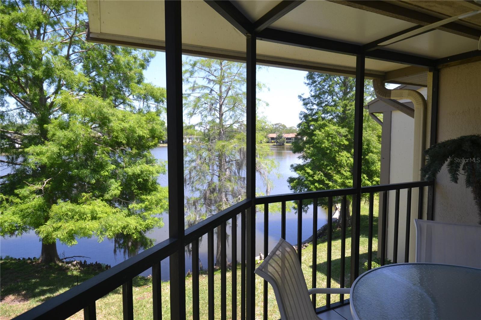 Image 41 of 43 For 284 Woodlake Wynde