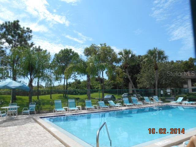 Image 42 of 43 For 284 Woodlake Wynde