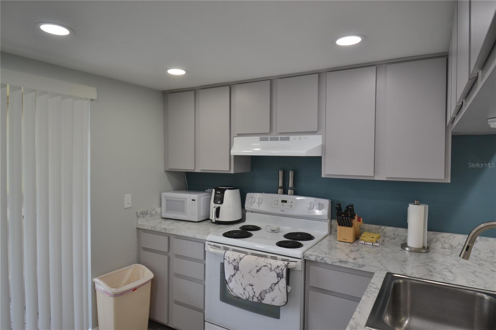 Image 5 of 43 For 284 Woodlake Wynde