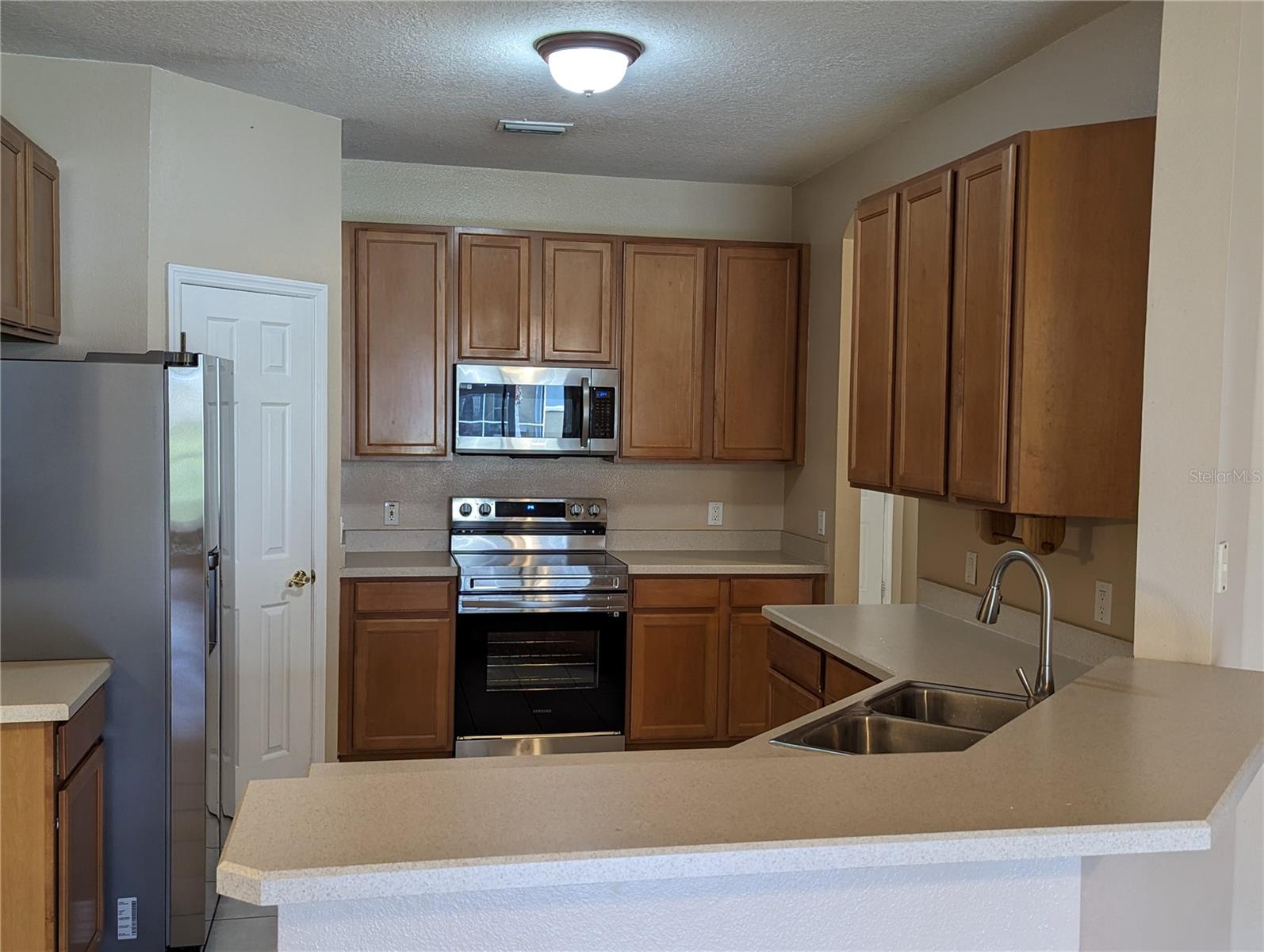 Image 10 of 38 For 8336 Torrington Avenue