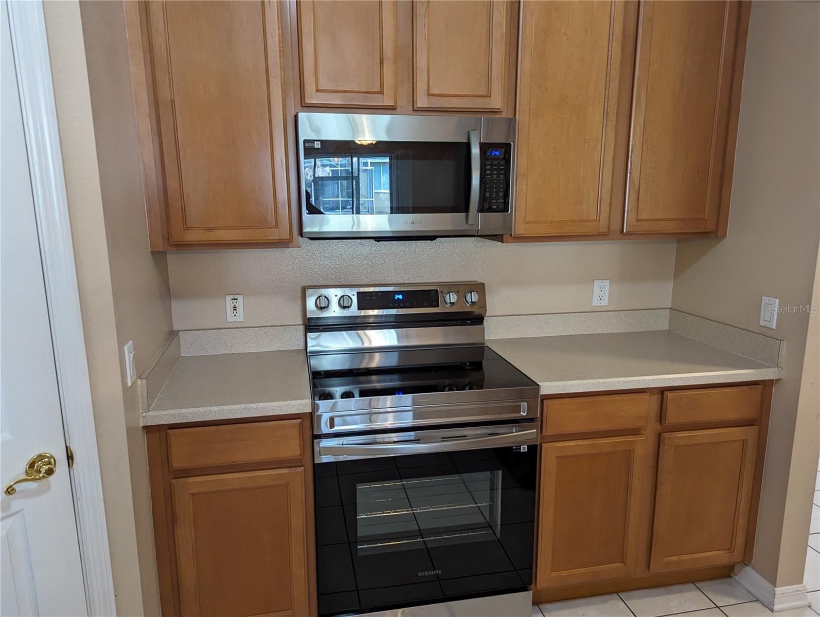 Image 8 of 38 For 8336 Torrington Avenue