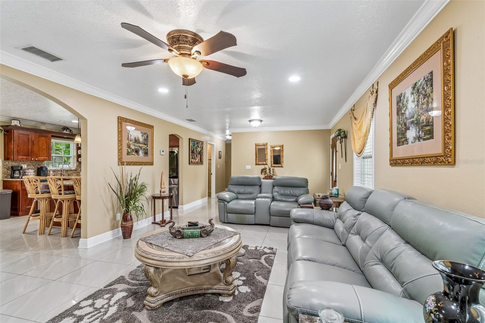 Image 11 of 91 For 9406 Flora Street