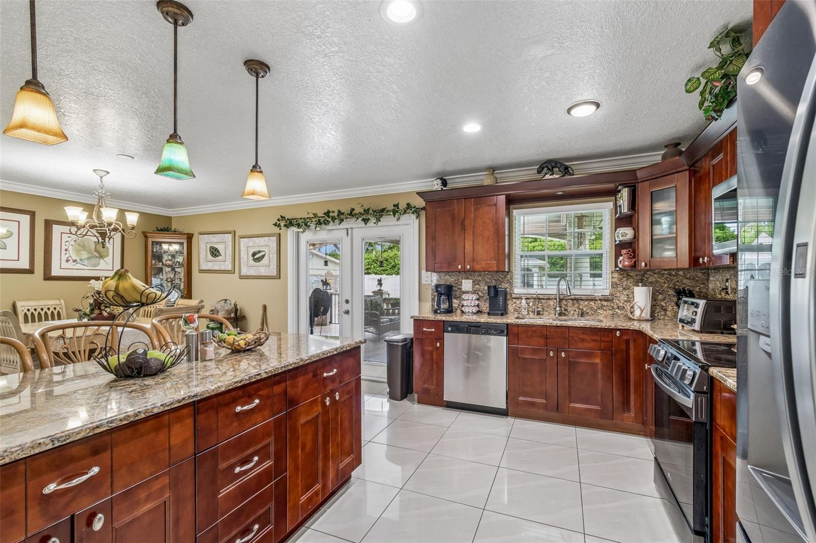 Image 14 of 91 For 9406 Flora Street