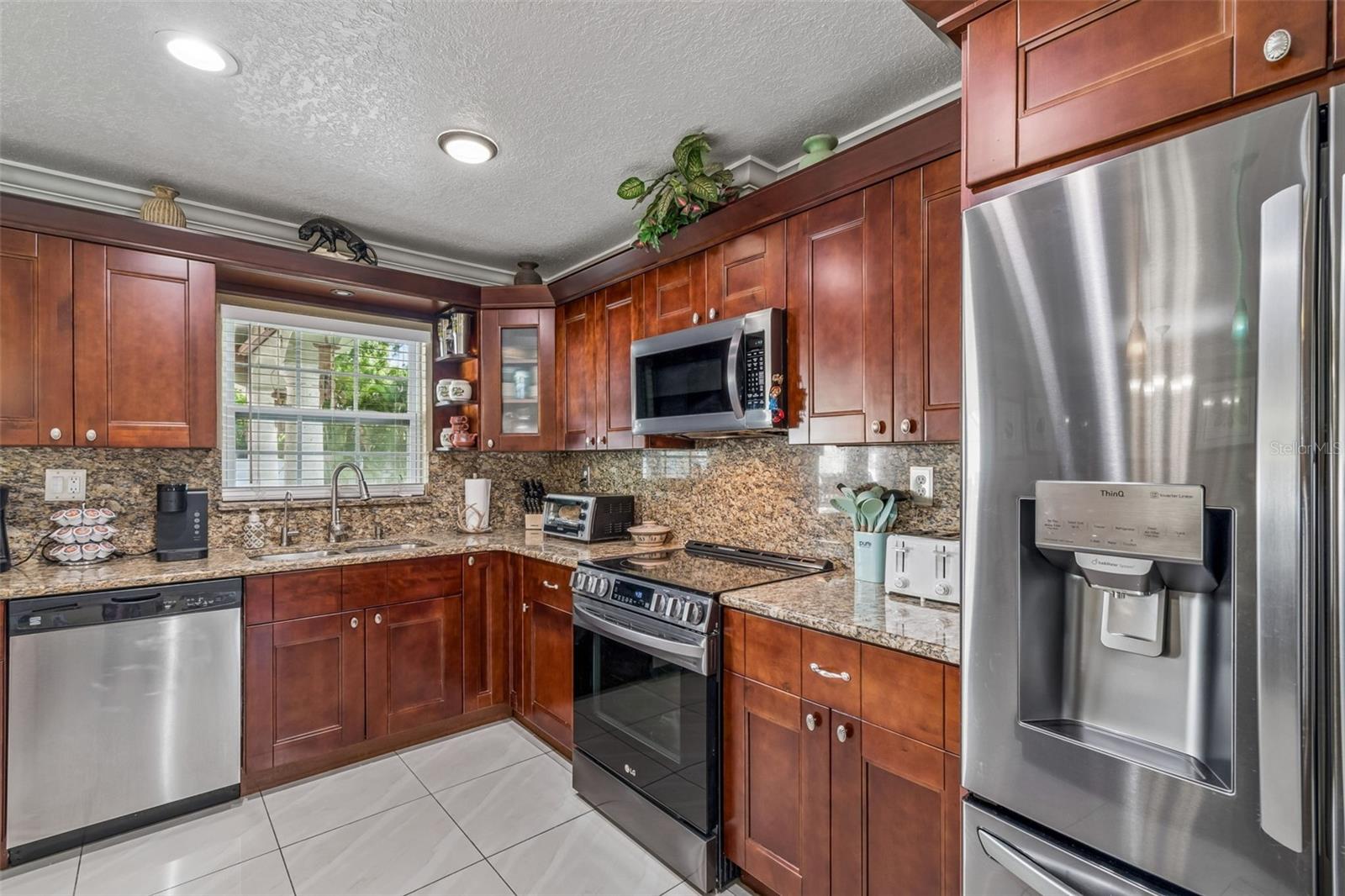 Image 16 of 91 For 9406 Flora Street