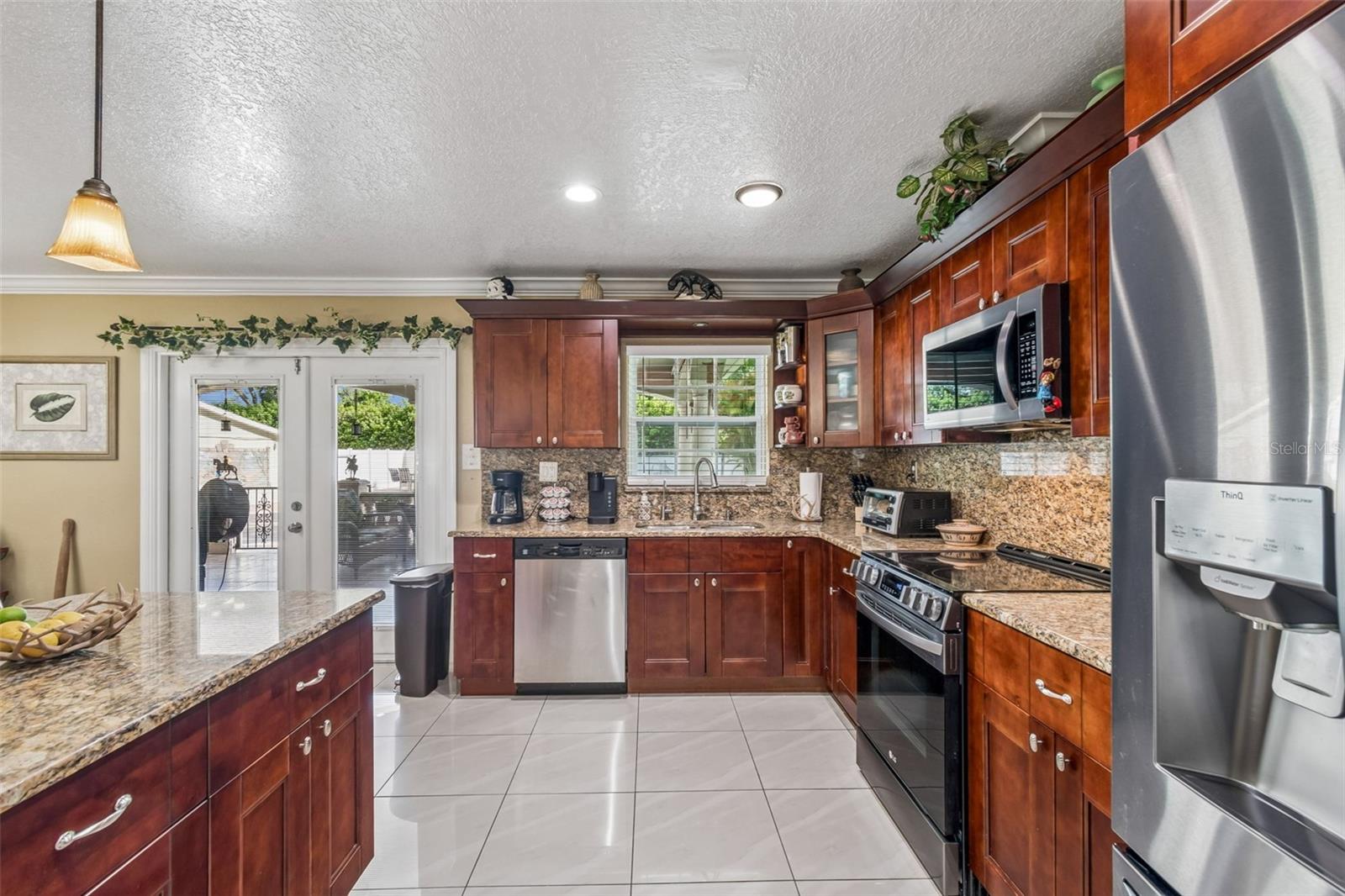 Image 18 of 91 For 9406 Flora Street