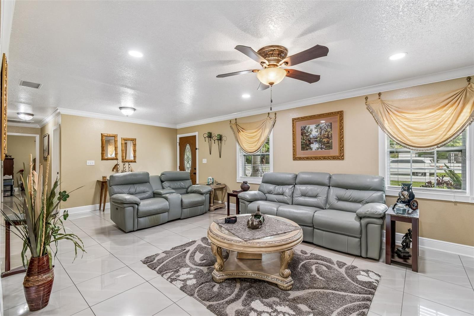 Image 25 of 91 For 9406 Flora Street