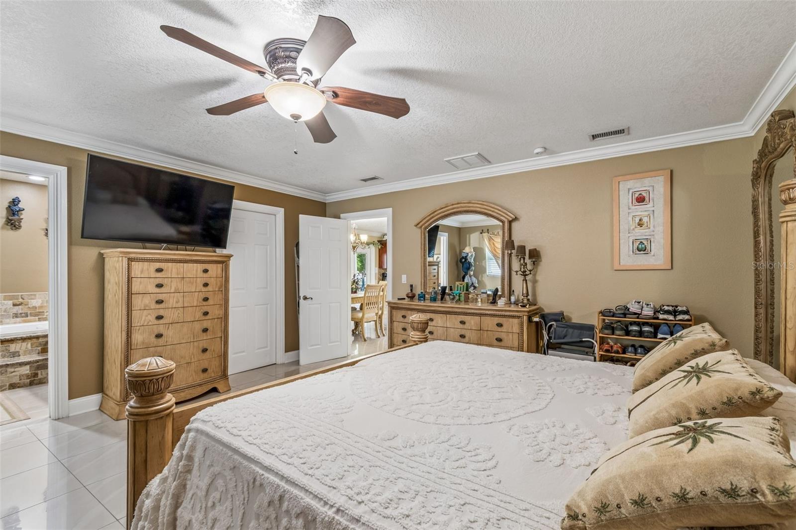 Image 28 of 91 For 9406 Flora Street