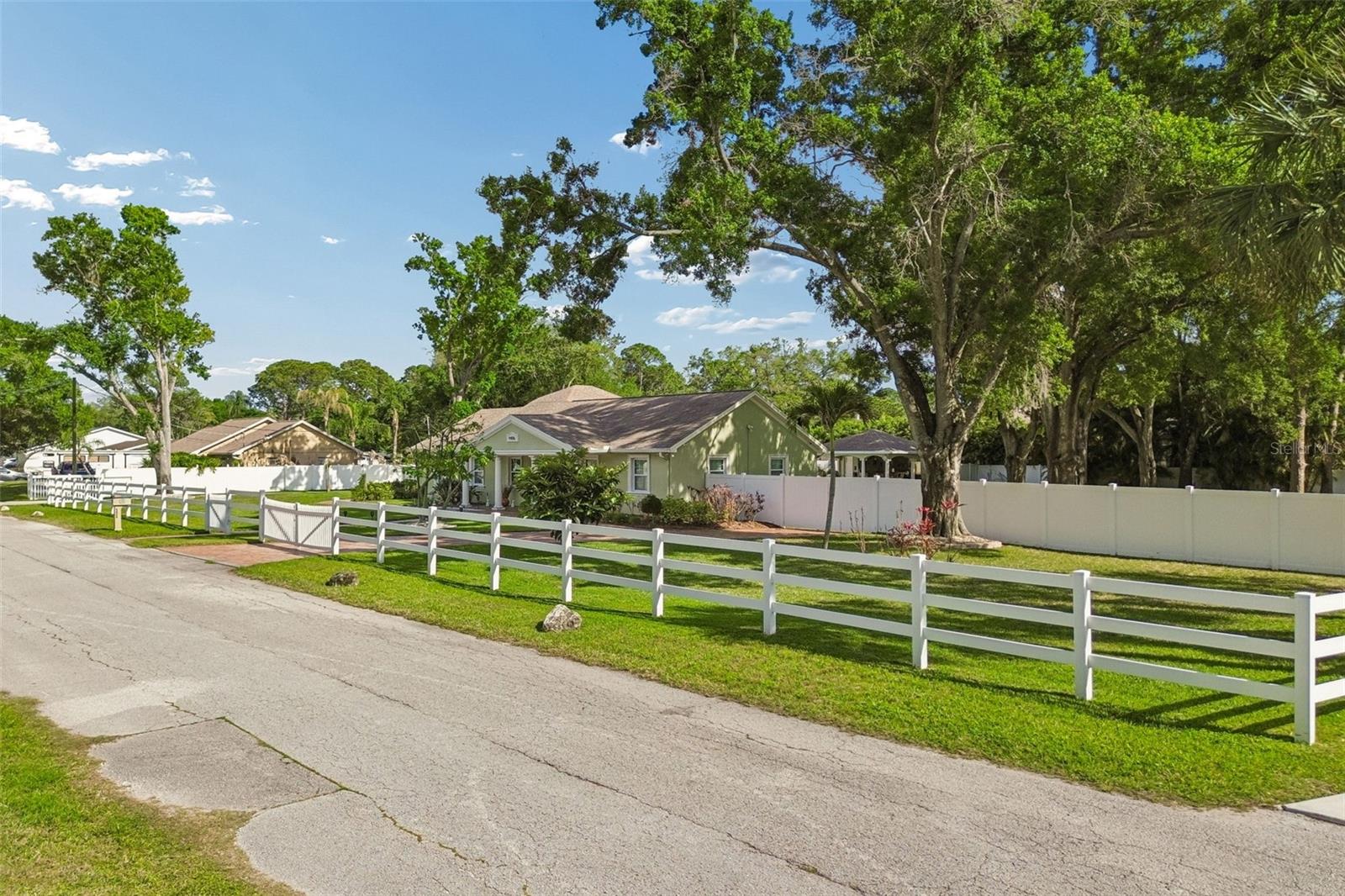 Image 56 of 91 For 9406 Flora Street