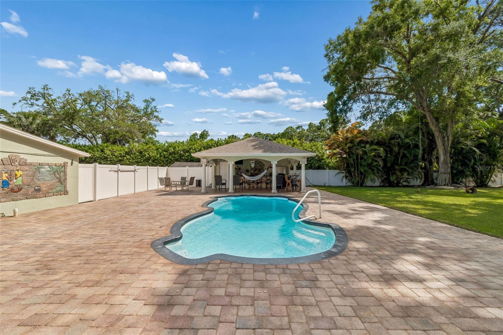 Image 59 of 91 For 9406 Flora Street