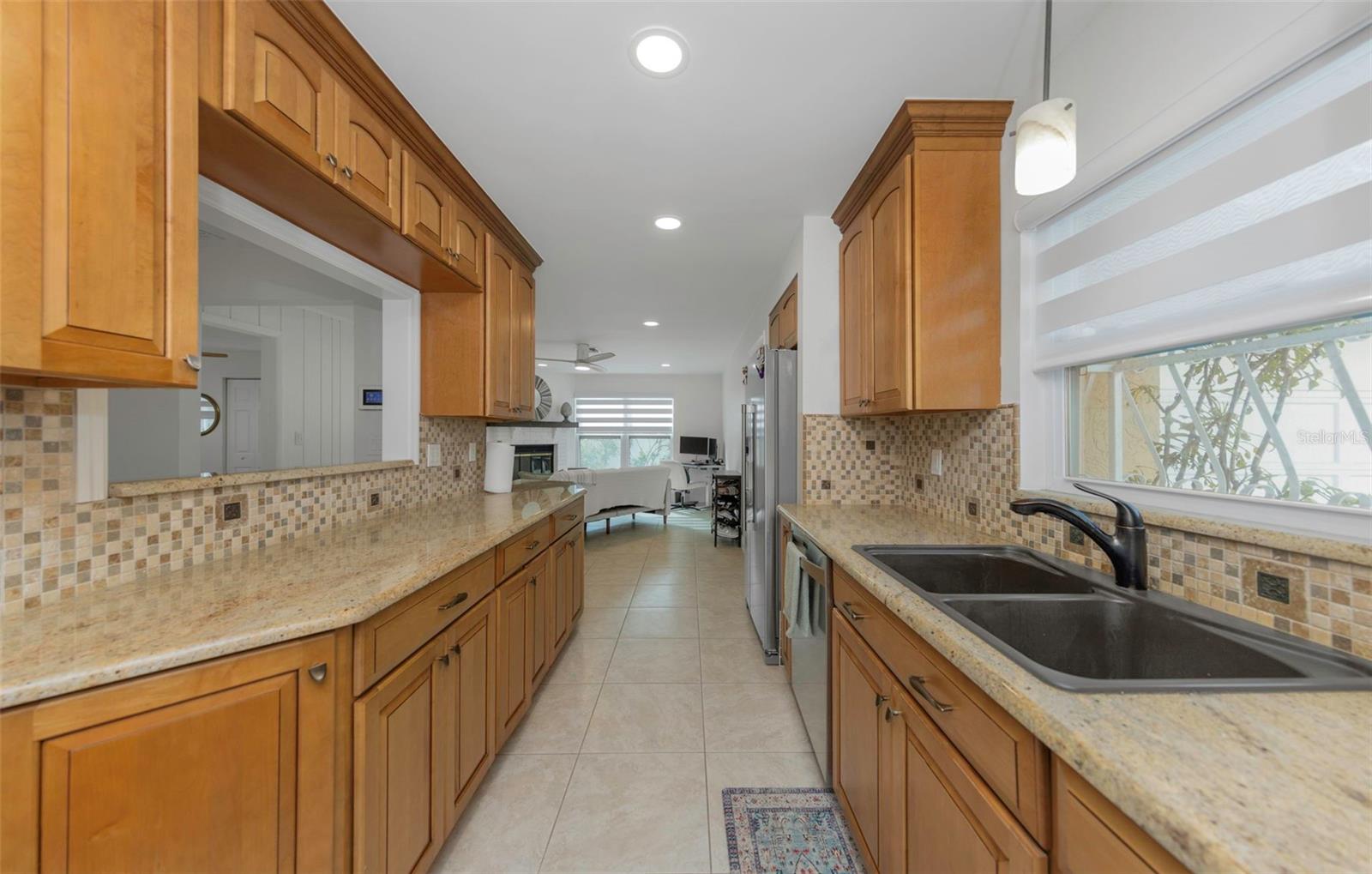 Listing photo id 11 for 8909 118th Way