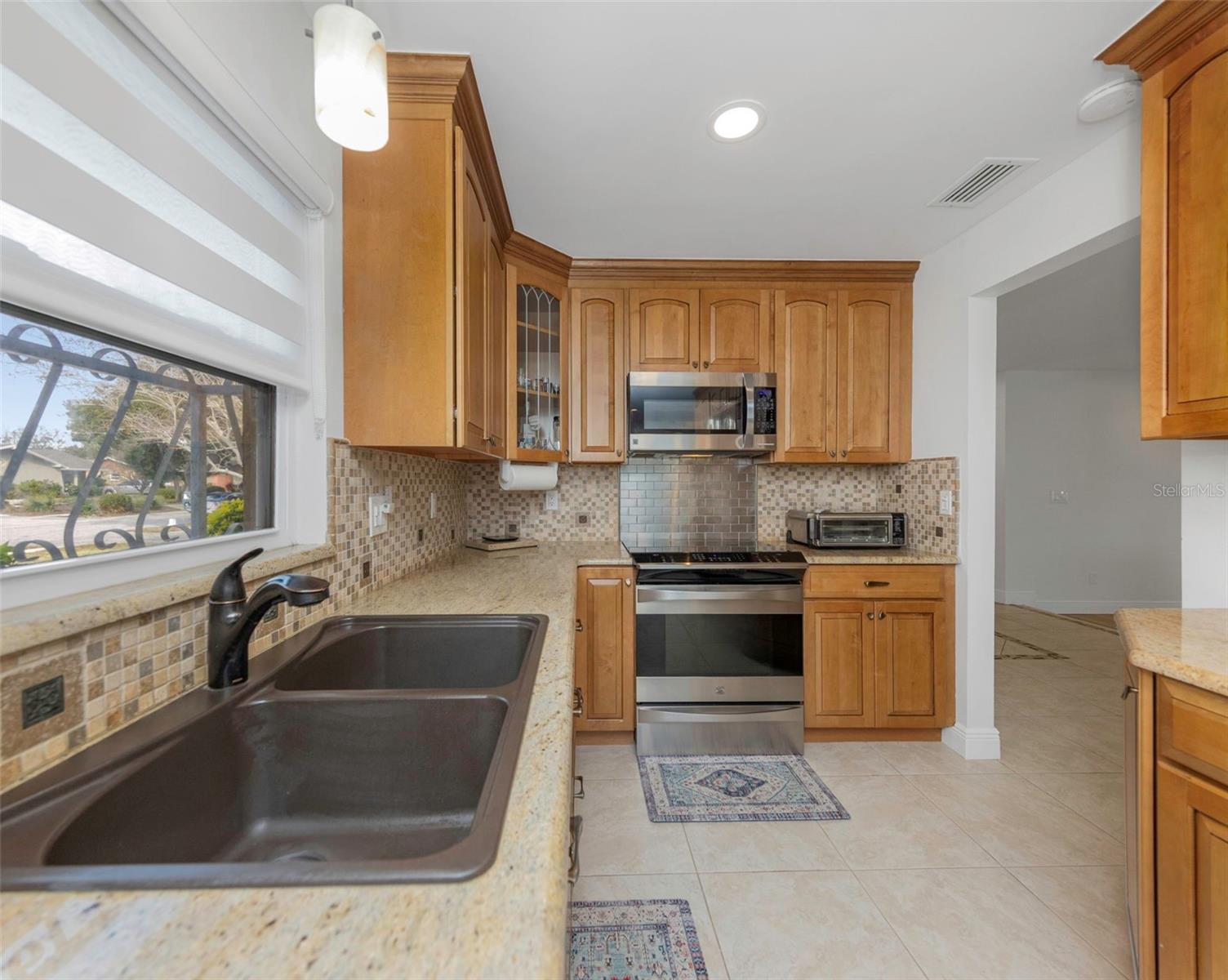 Listing photo id 12 for 8909 118th Way