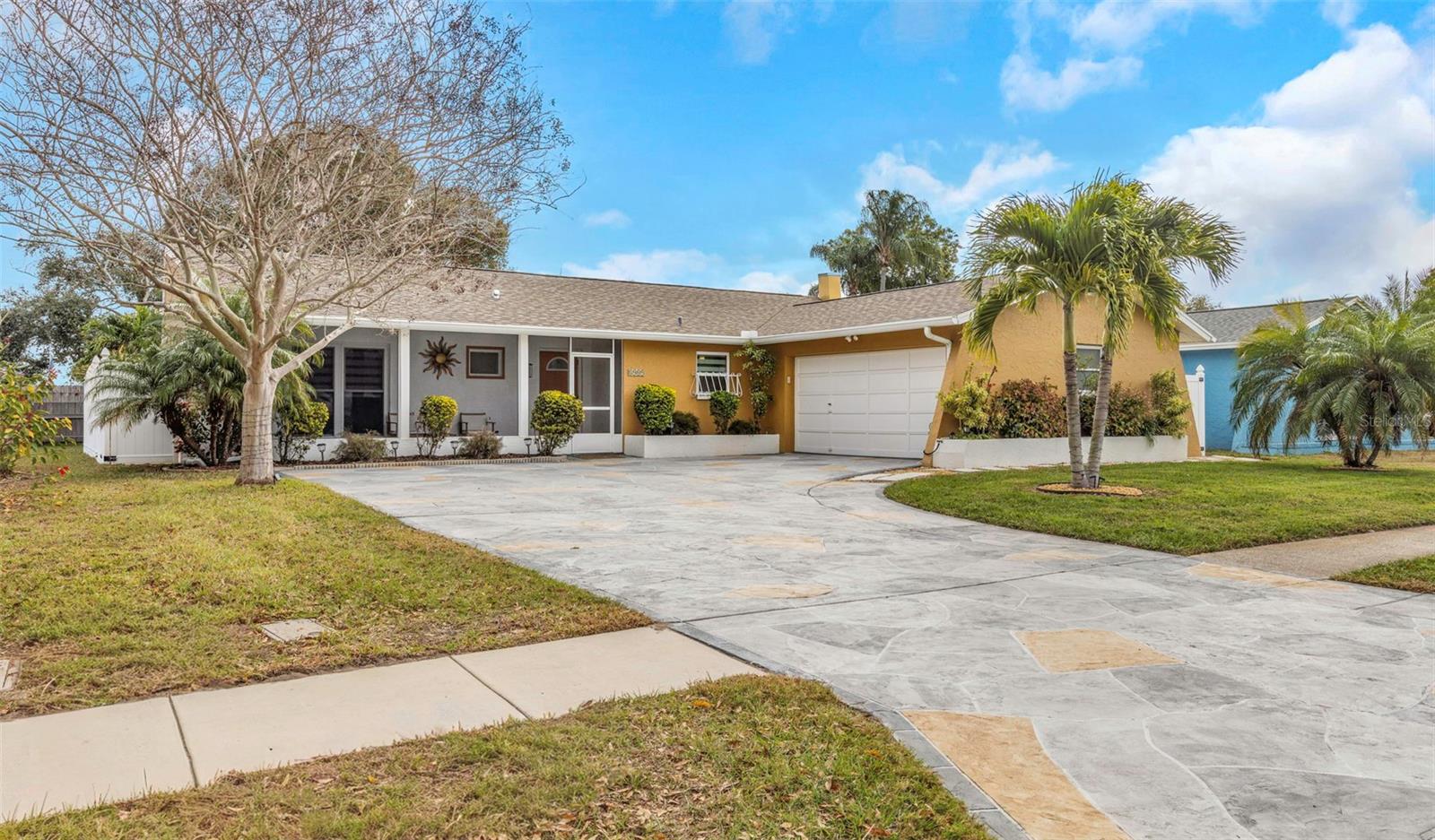 Listing photo id 2 for 8909 118th Way