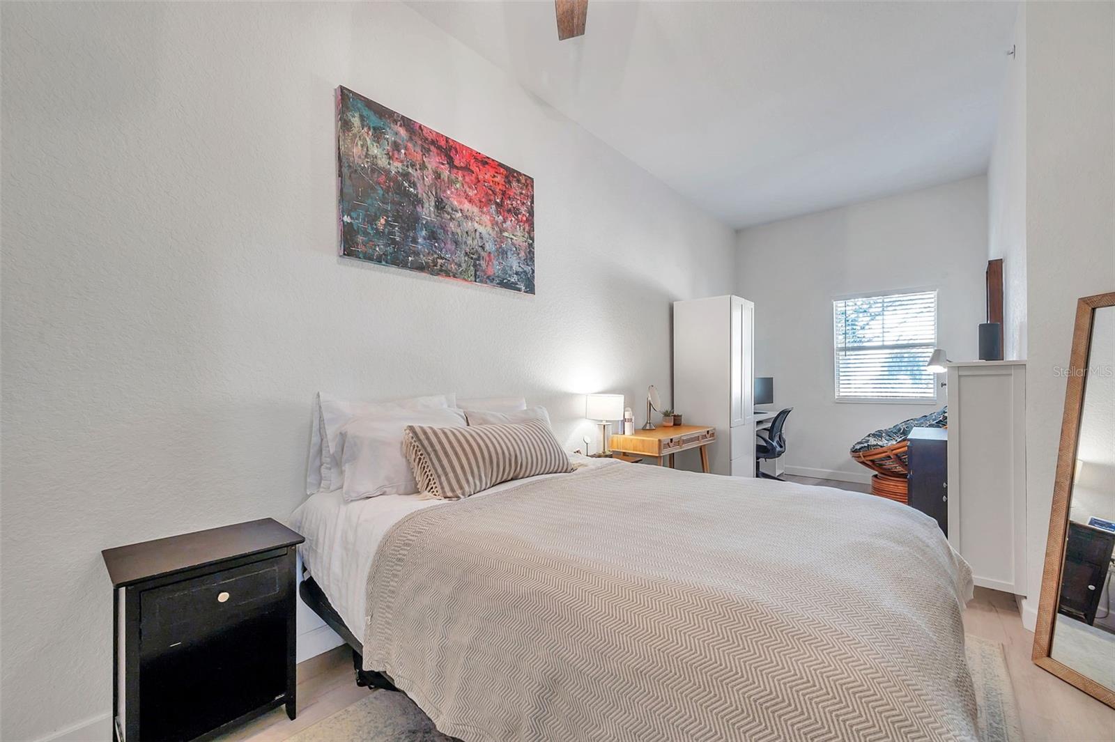 Image 25 of 37 For 520 Armenia Avenue 1233