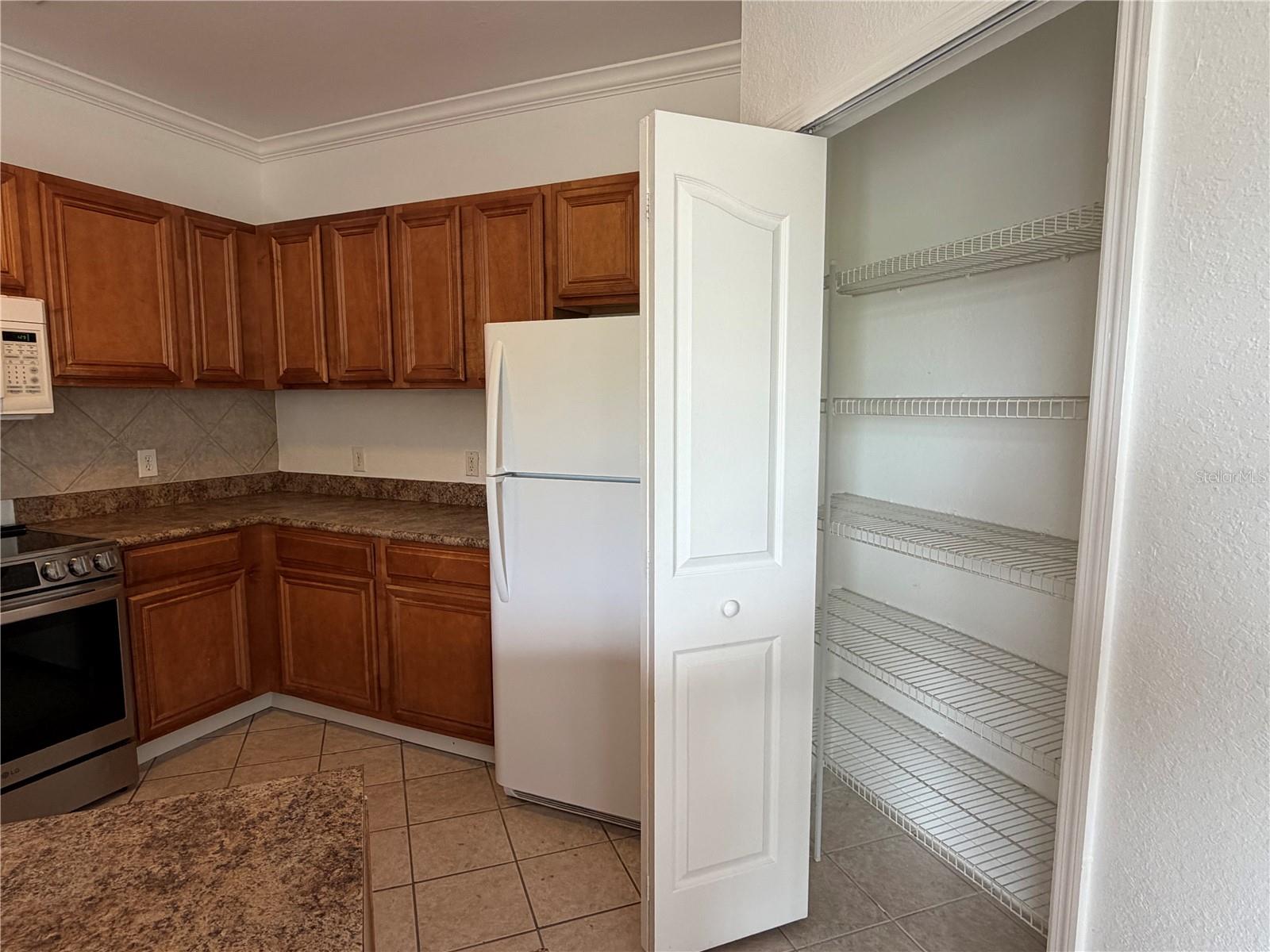 Image 10 of 32 For 6117 Metrowest Boulevard 107