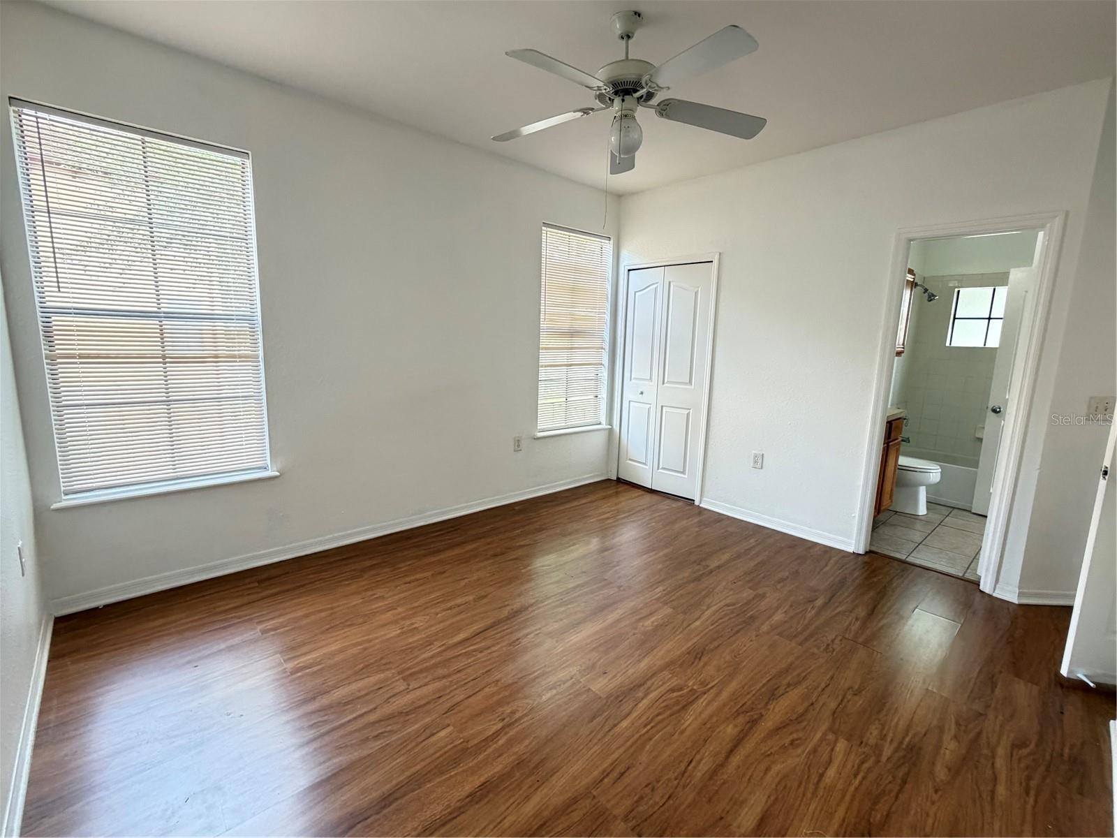 Image 11 of 32 For 6117 Metrowest Boulevard 107