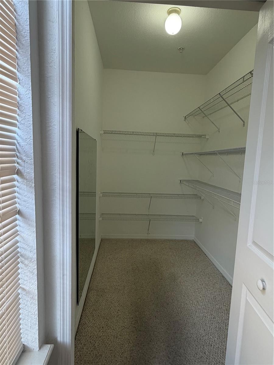 Image 12 of 32 For 6117 Metrowest Boulevard 107