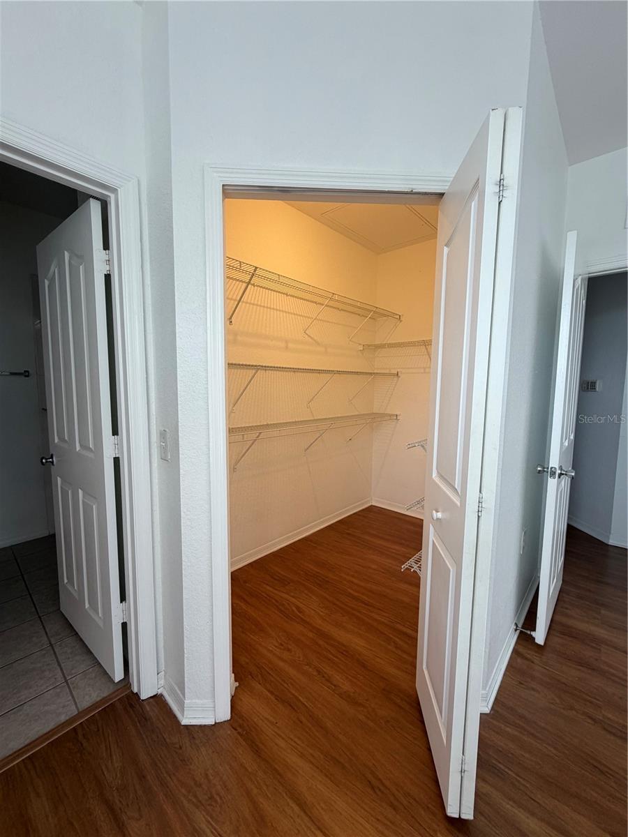 Image 18 of 32 For 6117 Metrowest Boulevard 107