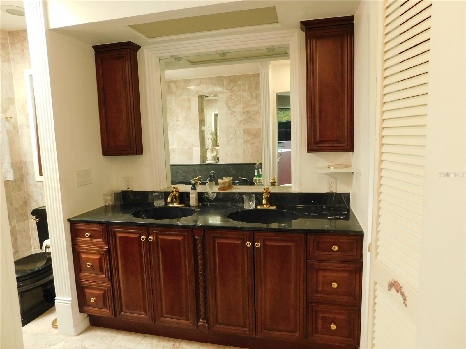 Image 18 of 62 For 155 Marshall Street