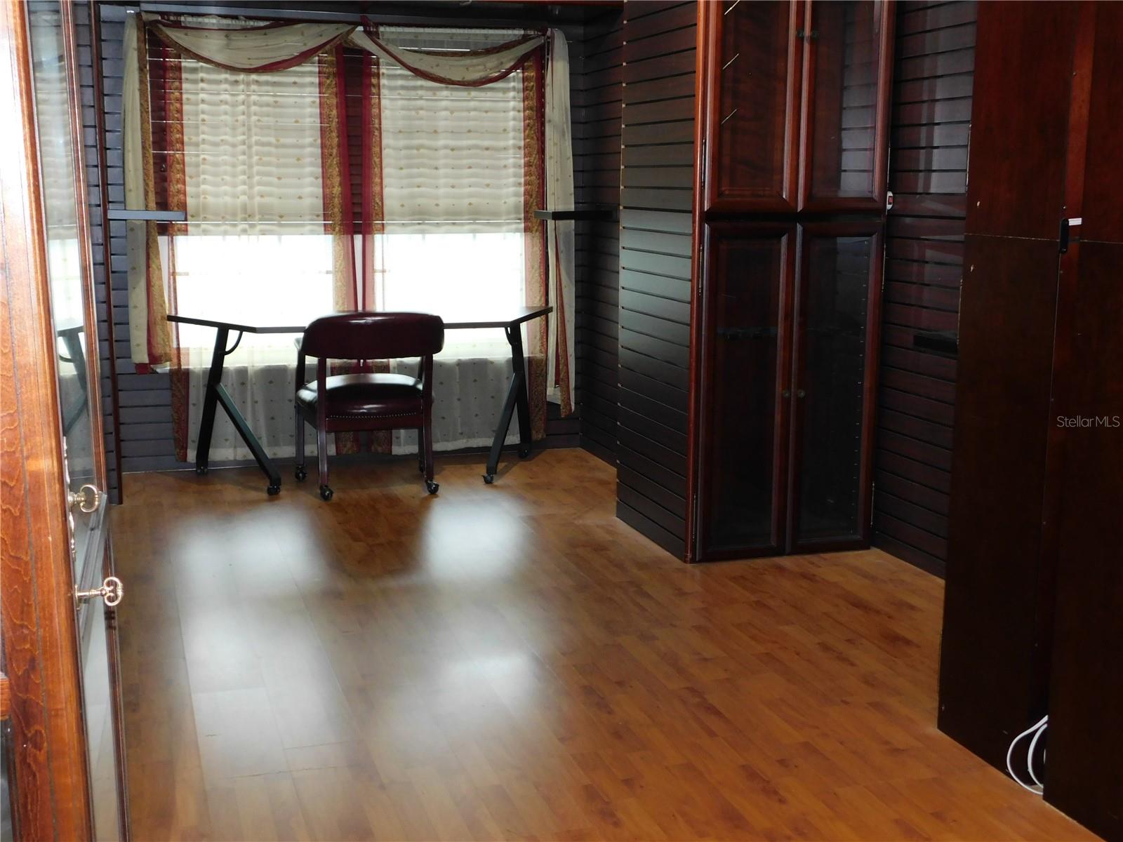 Image 25 of 62 For 155 Marshall Street