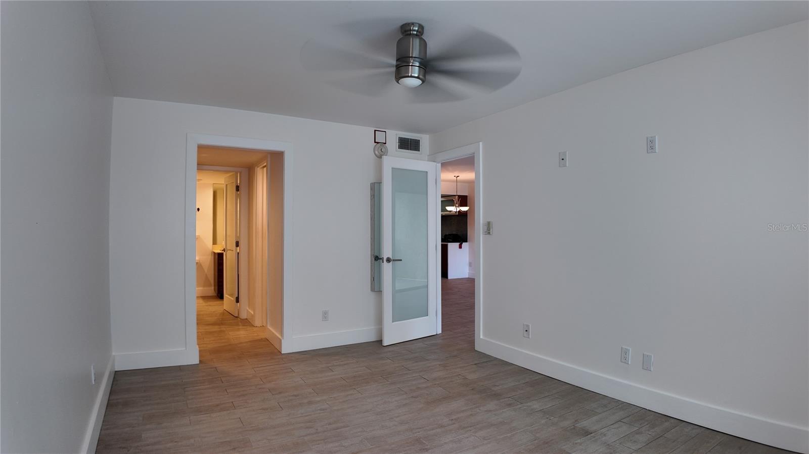 Image 18 of 36 For 3700 Osprey Avenue 205