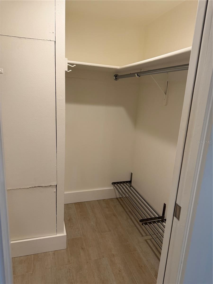 Image 22 of 36 For 3700 Osprey Avenue 205