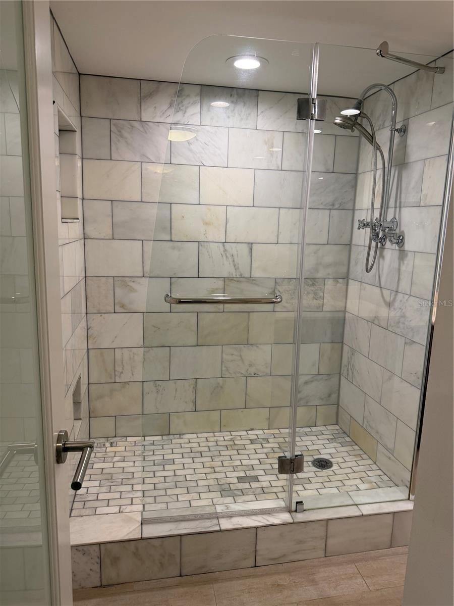 Image 24 of 36 For 3700 Osprey Avenue 205