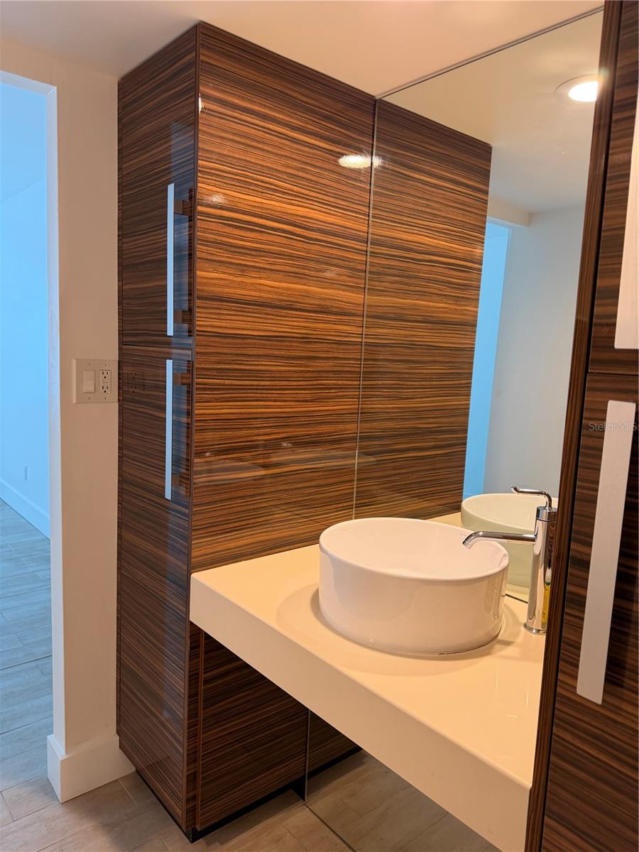 Image 27 of 36 For 3700 Osprey Avenue 205