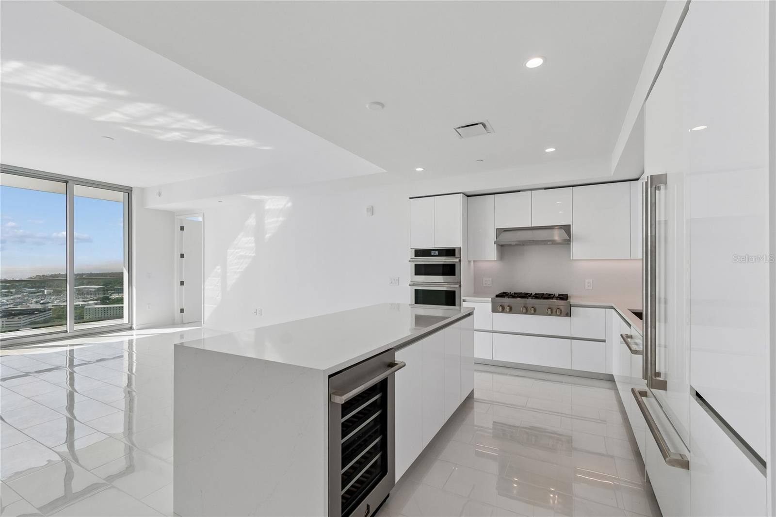 Listing photo id 10 for 400 Central Avenue 2505