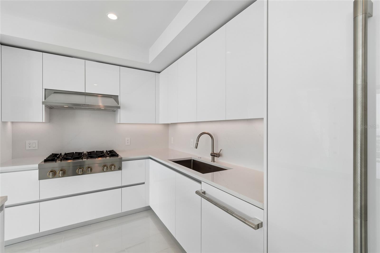 Listing photo id 11 for 400 Central Avenue 2505