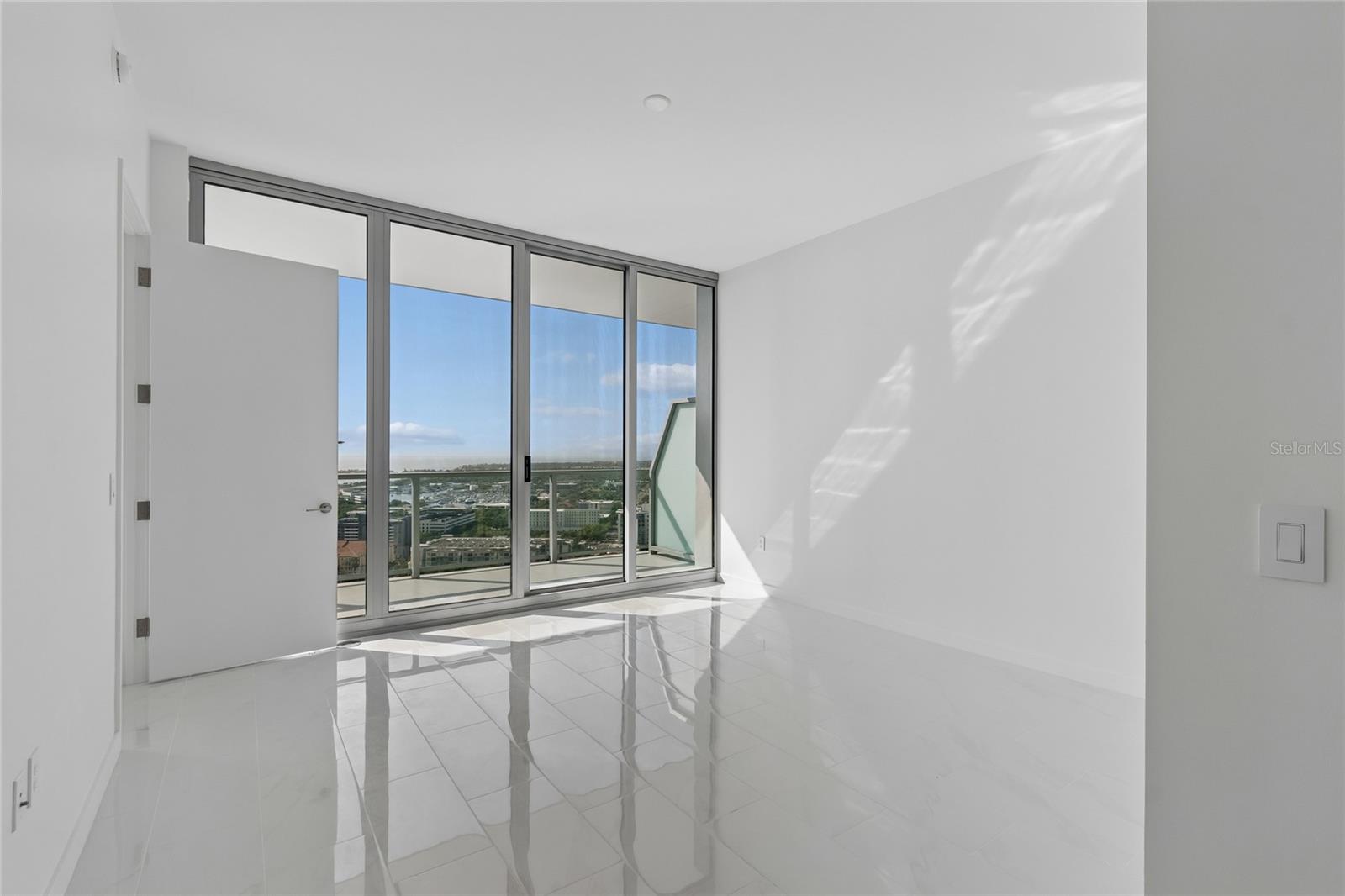 Listing photo id 24 for 400 Central Avenue 2505