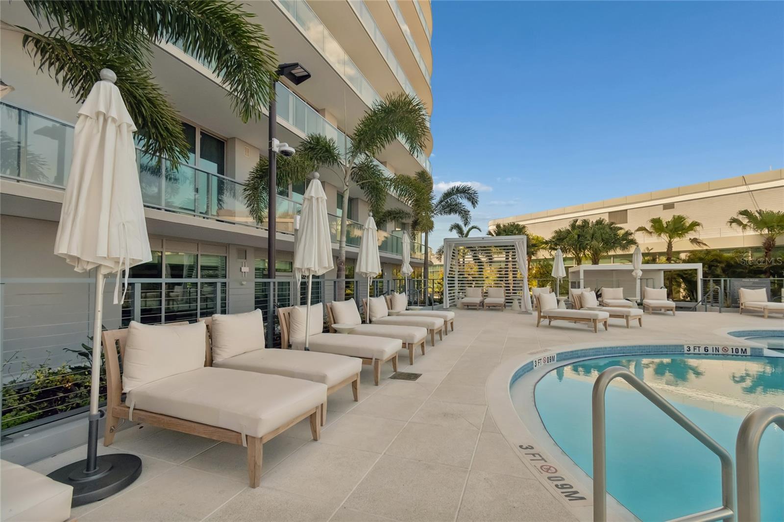 Listing photo id 32 for 400 Central Avenue 2505