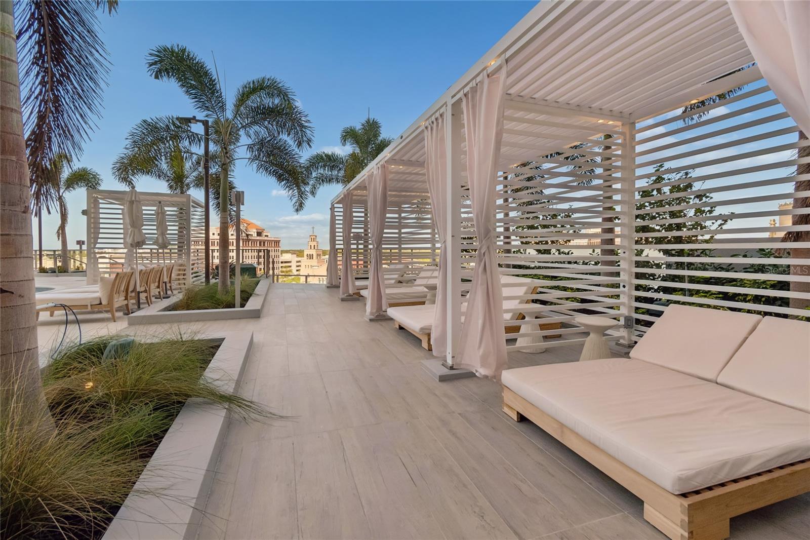 Listing photo id 42 for 400 Central Avenue 2505