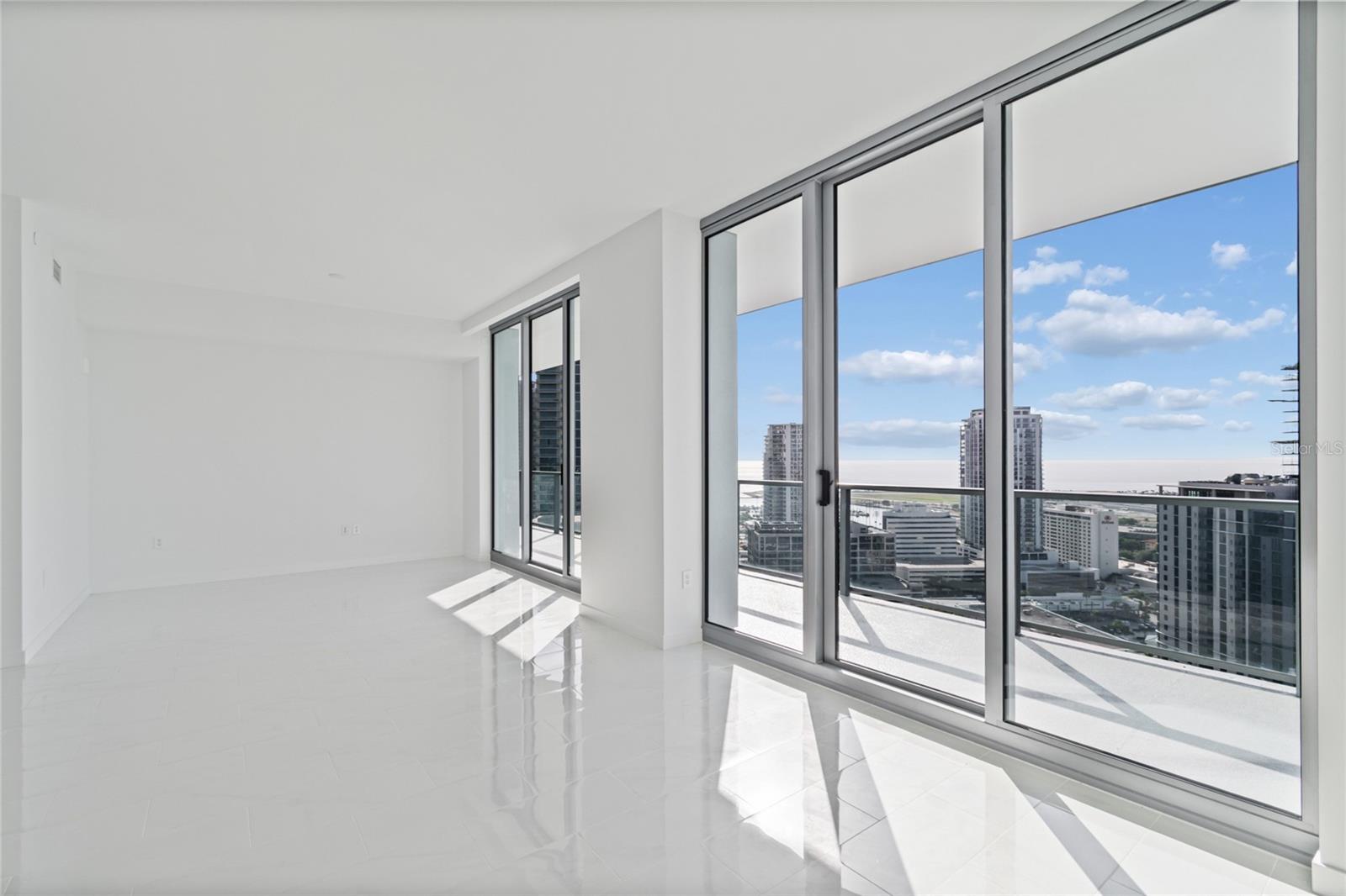 Listing photo id 3 for 400 Central Avenue 2505