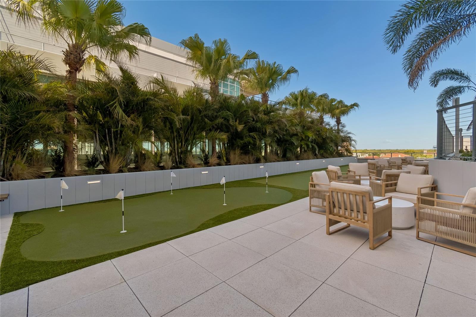 Listing photo id 49 for 400 Central Avenue 2505