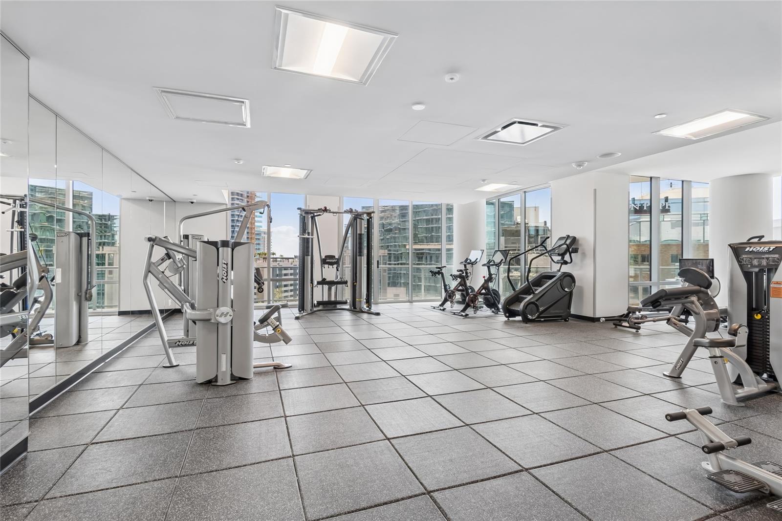 Listing photo id 62 for 400 Central Avenue 2505