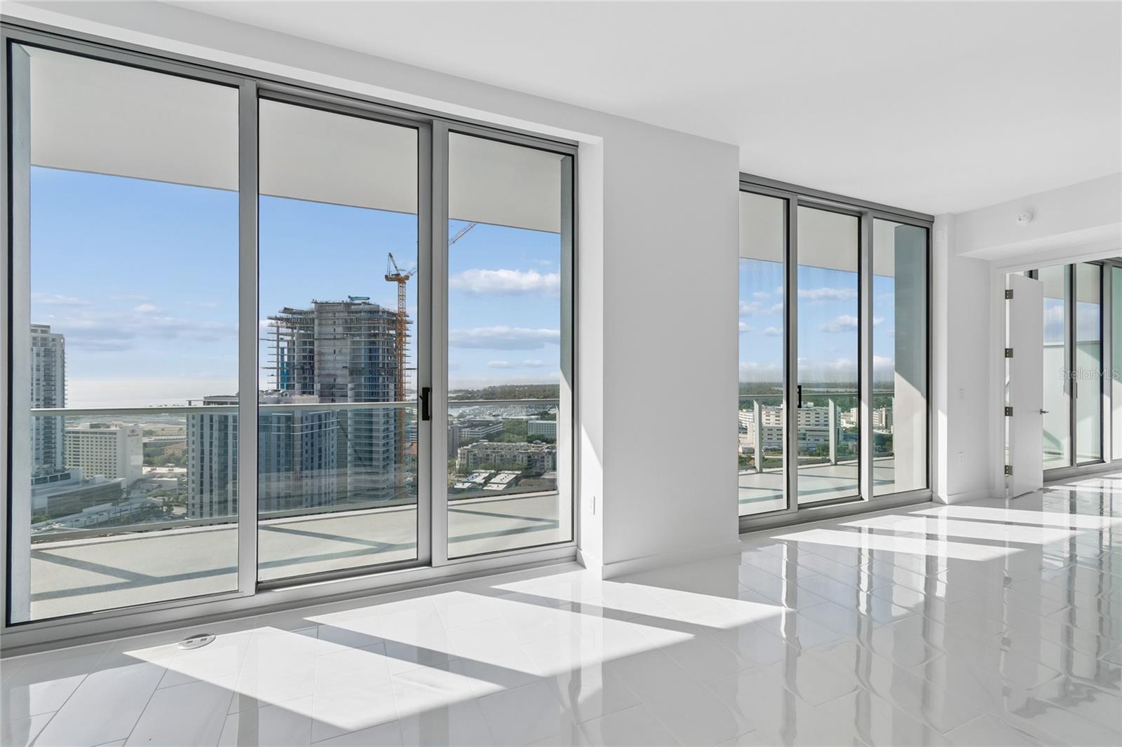 Listing photo id 5 for 400 Central Avenue 2505