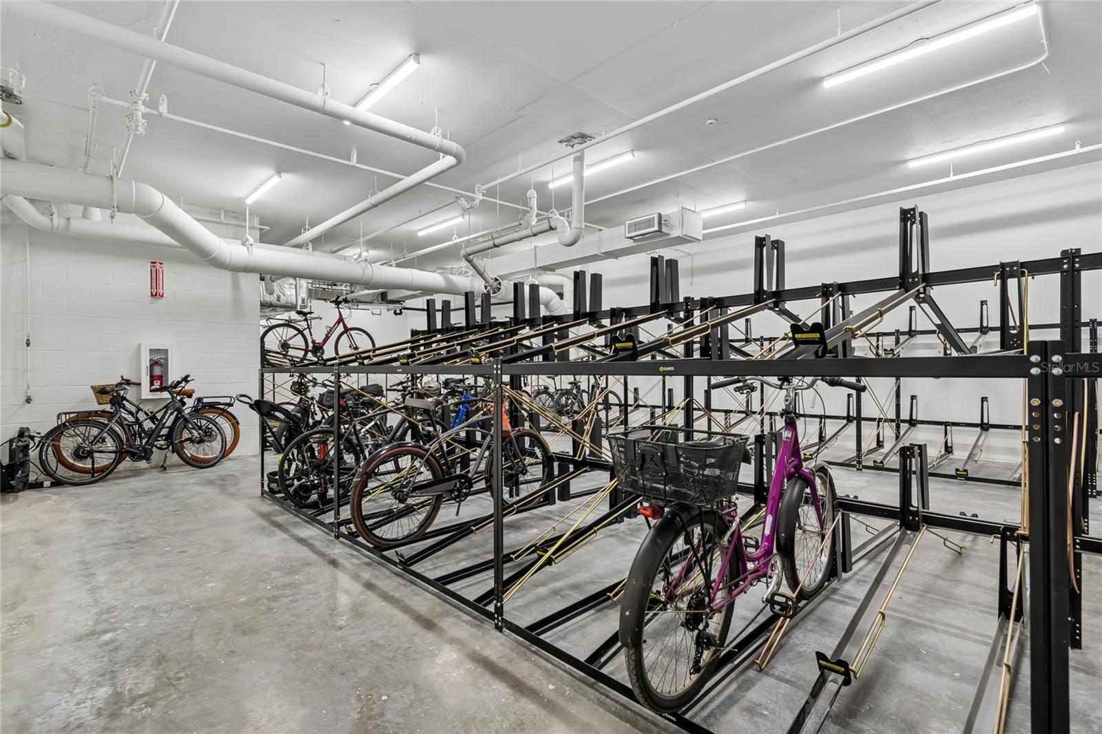 Listing photo id 69 for 400 Central Avenue 2505