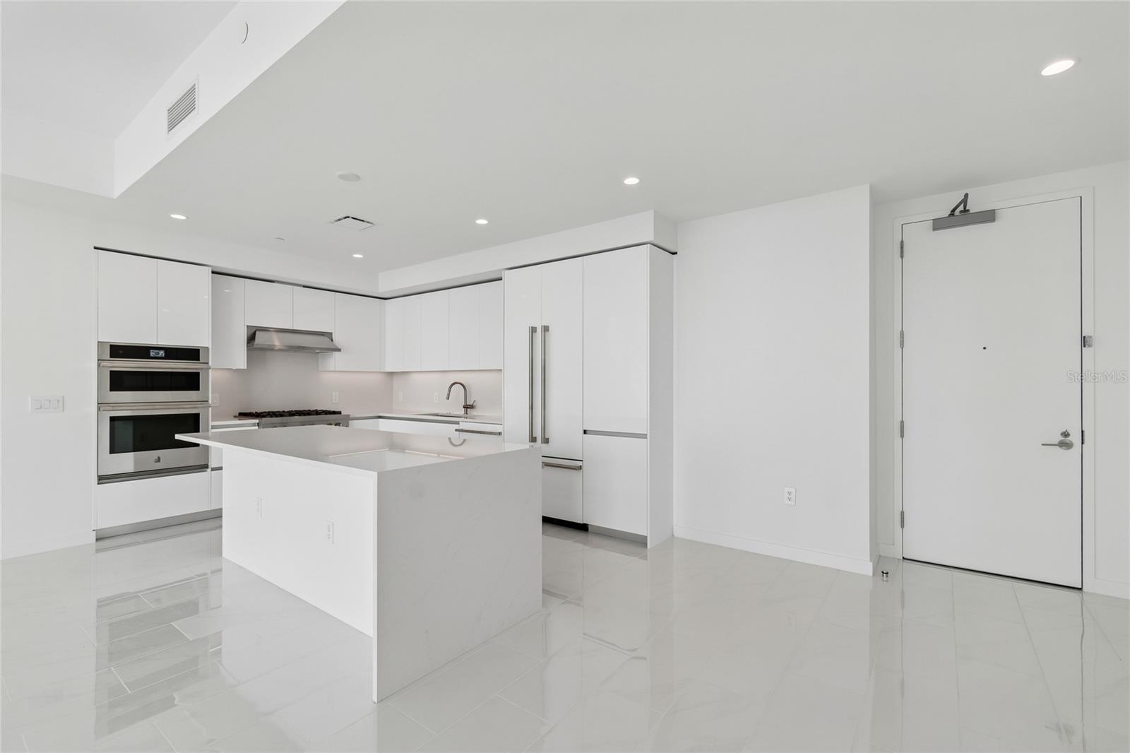 Listing photo id 6 for 400 Central Avenue 2505